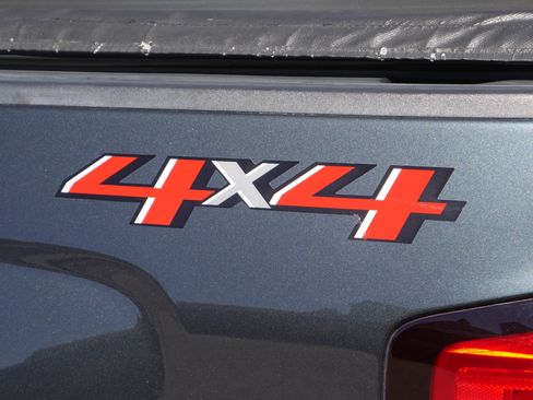 Used 2018 Chevrolet Silverado 1500 LT w/ All Star Edition image 16