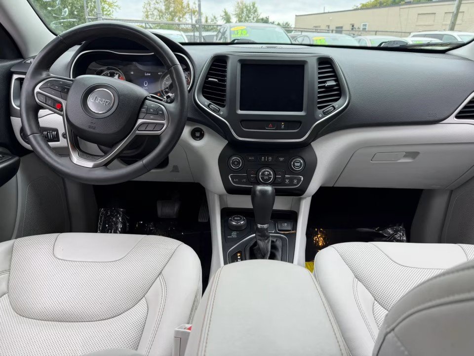 Used 2022 Jeep Cherokee Latitude Lux AWD/4WD image 21