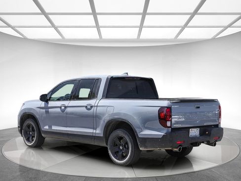 Used 2024 Honda Ridgeline Black Edition image 2