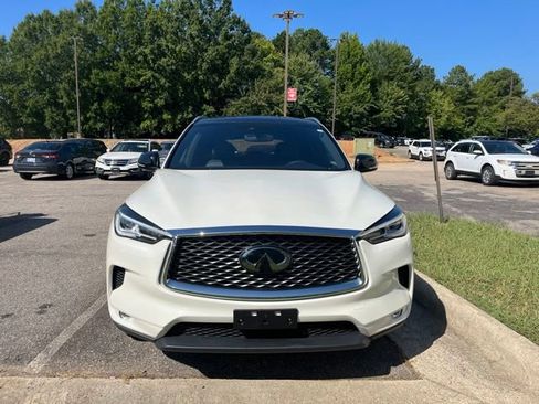 Used 2021 INFINITI QX50 Luxe w/ Appearance Package AWD/4WD image 3