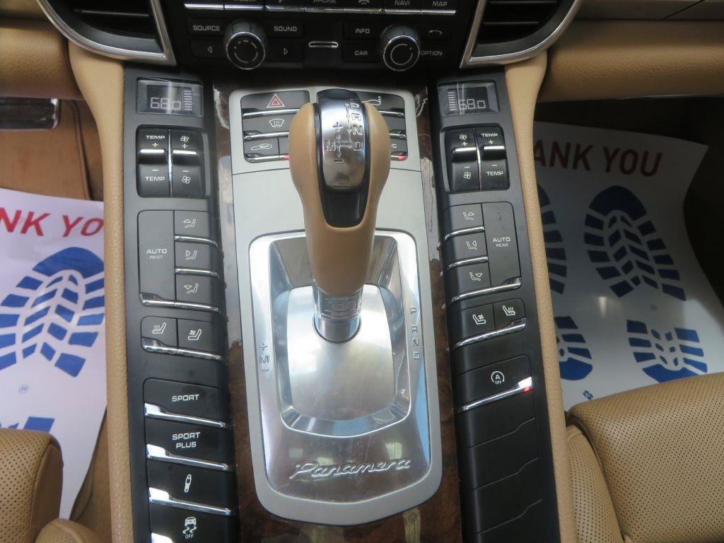 Used 2015 Porsche Panamera image 20