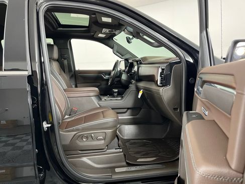 Used 2026 GMC Sierra 1500 Denali w/ Technology Package AWD/4WD image 8