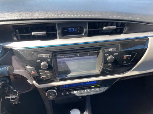 Used 2015 Toyota Corolla LE FWD image 18