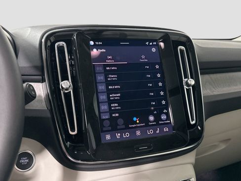 New 2026 Volvo XC40 B5 Ultra w/ Protection Package Premier image 14