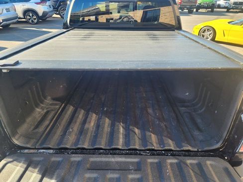 Used 2017 GMC Canyon Denali image 6