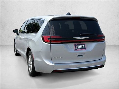 Used 2026 Chrysler Pacifica Select FWD image 7