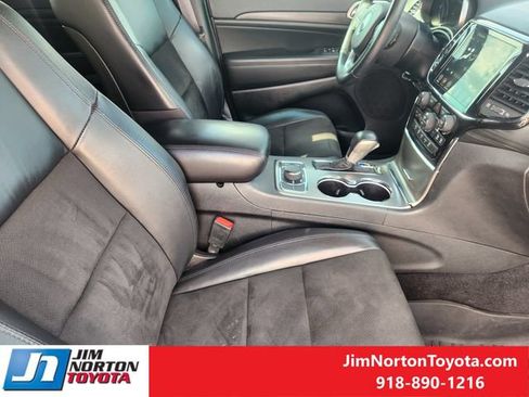 Used 2022 Jeep Grand Cherokee Laredo X AWD/4WD image 16