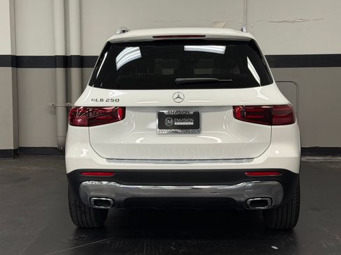 Used 2026 Mercedes-Benz GLB 250 image 11