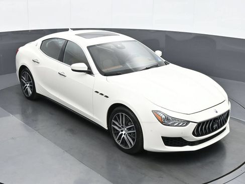 Used 2019 Maserati Ghibli S Q4 AWD/4WD image 24