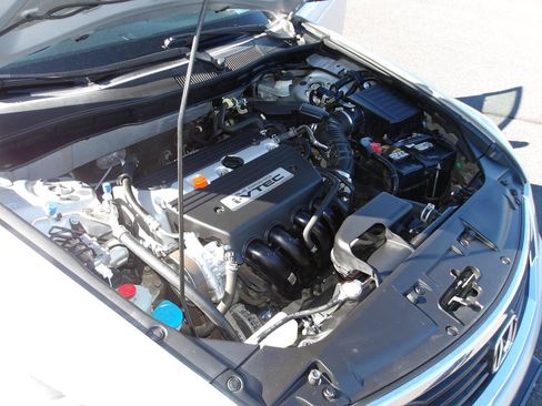 Used 2009 Honda Accord LX-P image 19