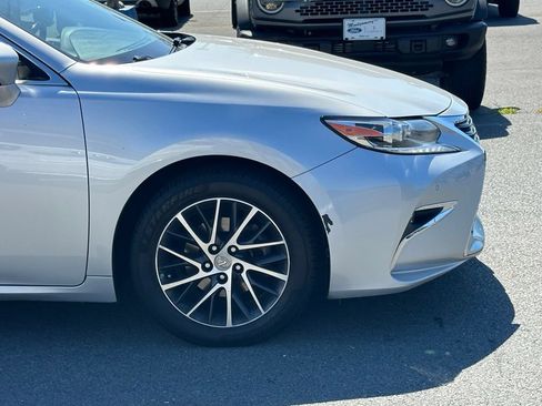 Used 2017 Lexus ES 350 w/ Luxury Package FWD image 46