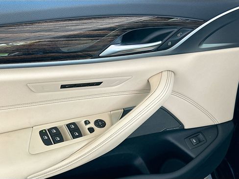 Certified 2023 BMW 530i xDrive w/ Premium Package image 18