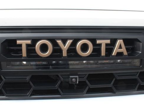 Used 2025 Toyota Tacoma Trailhunter image 12