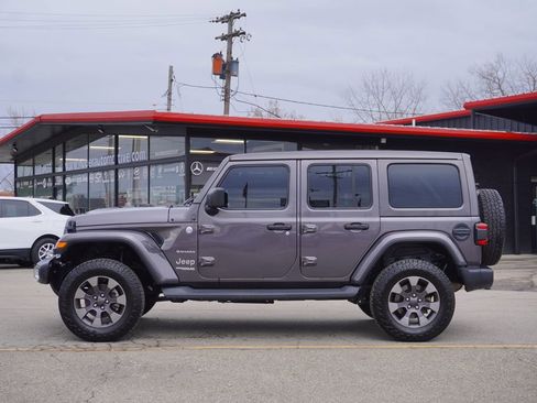 Used 2018 Jeep Wrangler Unlimited Sahara image 4