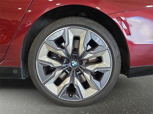 Certified 2023 BMW 760i xDrive w/ Executive Package image 33