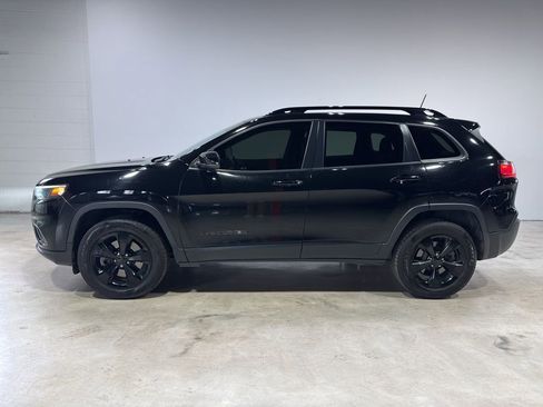Used 2019 Jeep Cherokee Latitude Plus image 4
