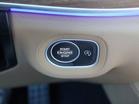 Used 2024 Mercedes-Benz GLS 450 4MATIC image 26