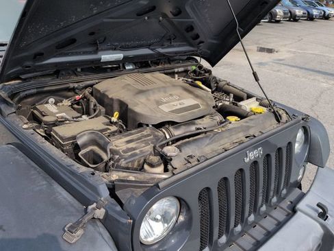 Used 2018 Jeep Wrangler Sport AWD/4WD image 28