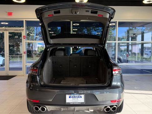 Used 2020 Porsche Macan S w/ Premium Package AWD/4WD image 39