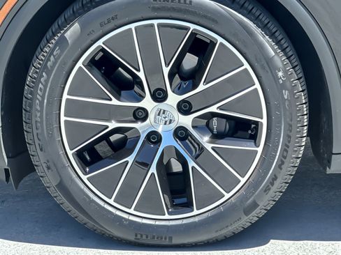 Used 2025 Porsche Macan Electric RWD image 26