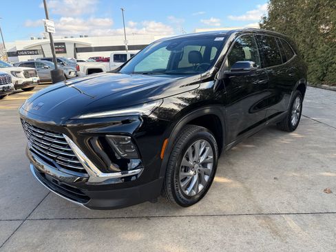 Used 2025 Buick Enclave Preferred w/ Power Package image 7