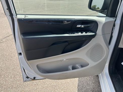 Used 2014 Dodge Grand Caravan SXT w/ Quick Order Package 29G SXT FWD image 14