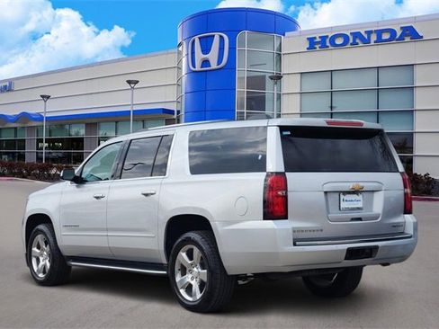 Used 2020 Chevrolet Suburban Premier image 4