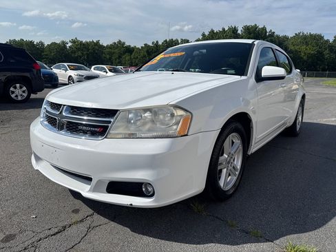 Used 2013 Dodge Avenger SXT FWD image 2