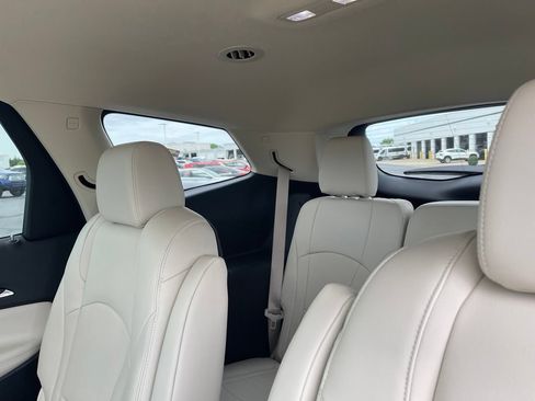 Used 2024 Buick Enclave Essence w/ Sport Touring Edition FWD image 17
