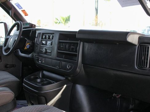 Used 2016 Chevrolet Express 4500 w/ Chrome Appearance Package image 29