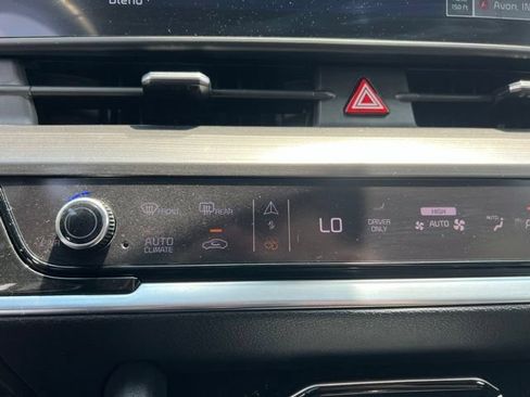 Certified 2024 Kia Sportage EX w/ EX Premium Package AWD/4WD image 23