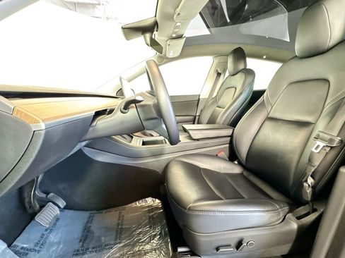 Used 2021 Tesla Model Y Long Range image 18