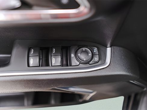 Used 2023 Chevrolet Silverado 1500 LT image 24