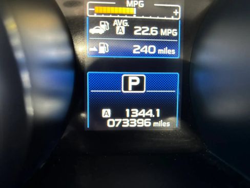 Used 2015 Subaru Legacy 2.5i Premium w/ Popular Package #2 AWD/4WD image 2
