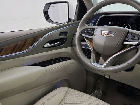 Used 2021 Cadillac Escalade Premium Luxury Platinum RWD image 23