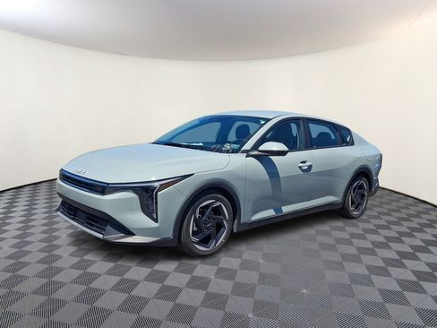 Used 2025 Kia K4 EX FWD image 3