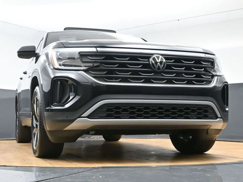 Used 2024 Volkswagen Atlas Cross Sport SE w/ Panoramic Sunroof Package FWD image 51