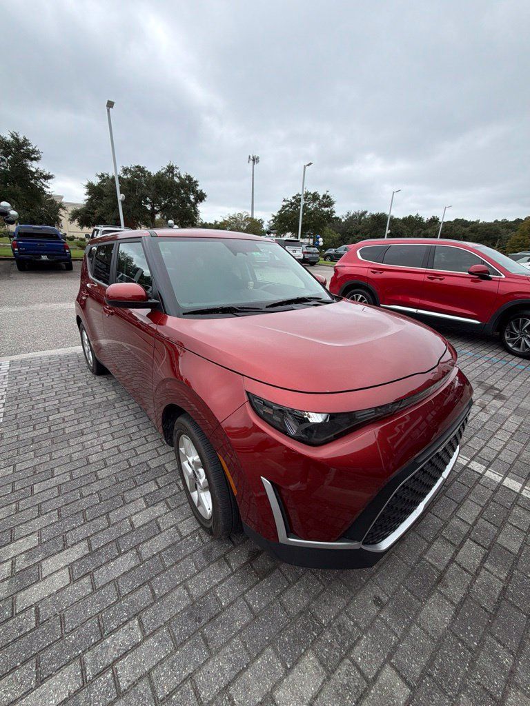 Used 2025 Kia Soul S FWD image 7