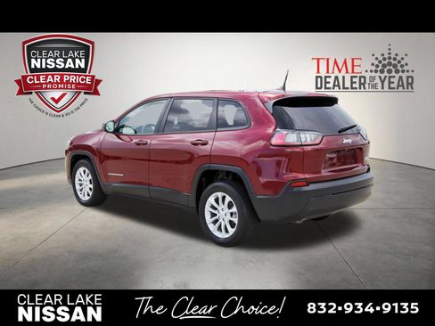 Used 2020 Jeep Cherokee Latitude w/ Mopar Interior Package FWD image 5
