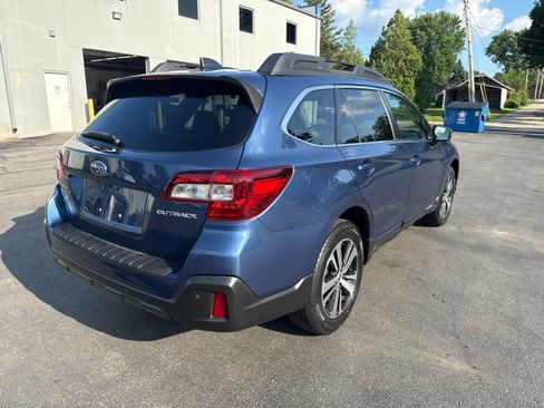 Used 2019 Subaru Outback 2.5i Limited AWD/4WD image 3