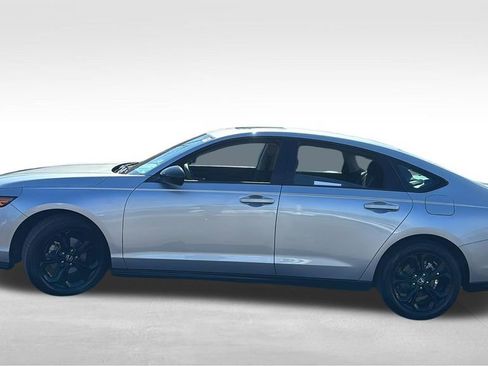 Certified 2025 Honda Accord SE image 4