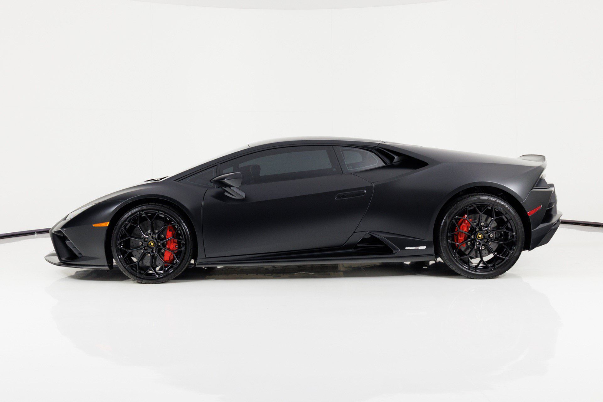 Used 2023 Lamborghini Huracan EVO RWD image 6