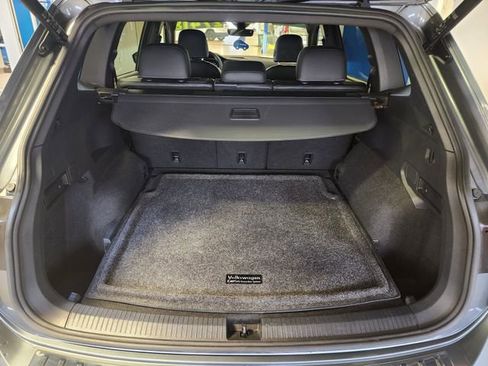 Used 2022 Volkswagen Tiguan SEL R-Line image 16