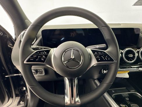 Used 2025 Mercedes-Benz GLA 250 image 12