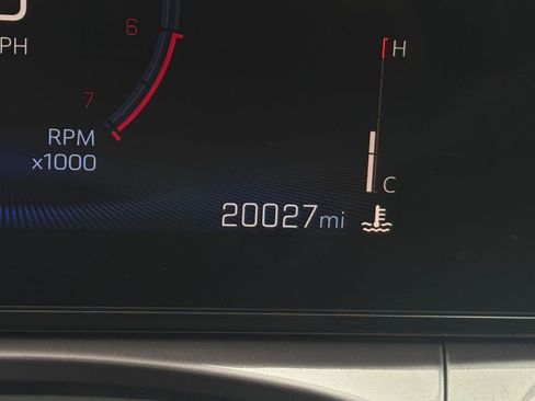 Used 2025 Chevrolet Trax LT w/ LT Convenience Package image 40