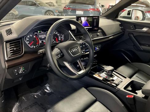 Certified 2025 Audi Q5 2.0T Premium image 16