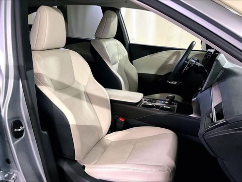 Used 2024 Lexus RX 350 Premium w/ Cold Area Package AWD/4WD image 10