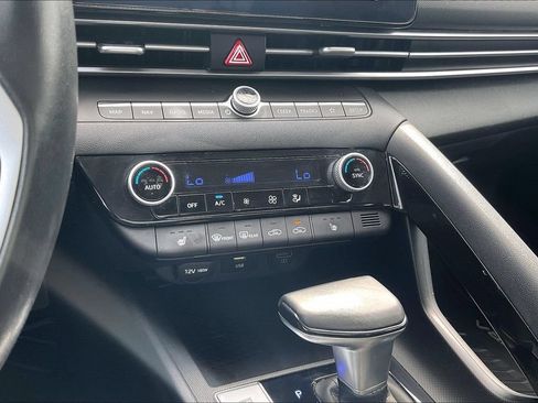 Used 2023 Hyundai Elantra SEL w/ Convenience Package FWD image 20