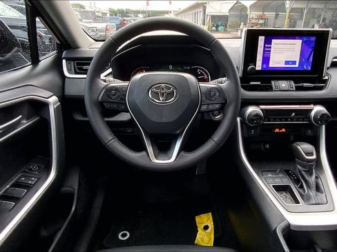 Used 2025 Toyota RAV4 XLE Premium image 6