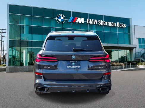 Used 2024 BMW X5 xDrive50e w/ M Sport Package AWD/4WD image 5